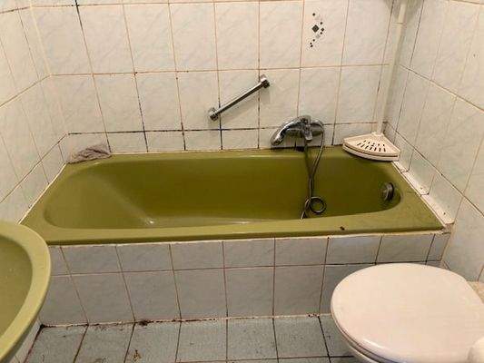 Badezimmer mit Badewanne