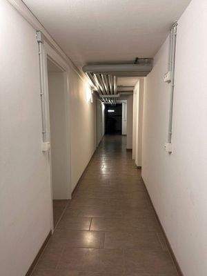 Flur im Keller