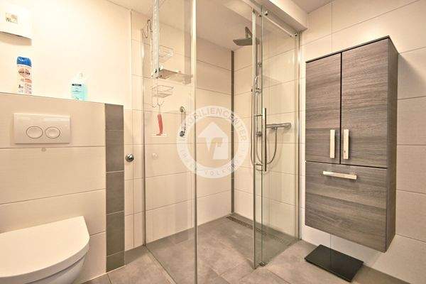 Das Badezimmer (Blick 2)