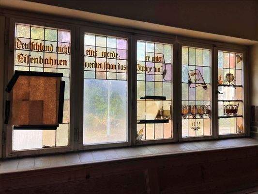 Originalfenster Wartehalle Bahnhof