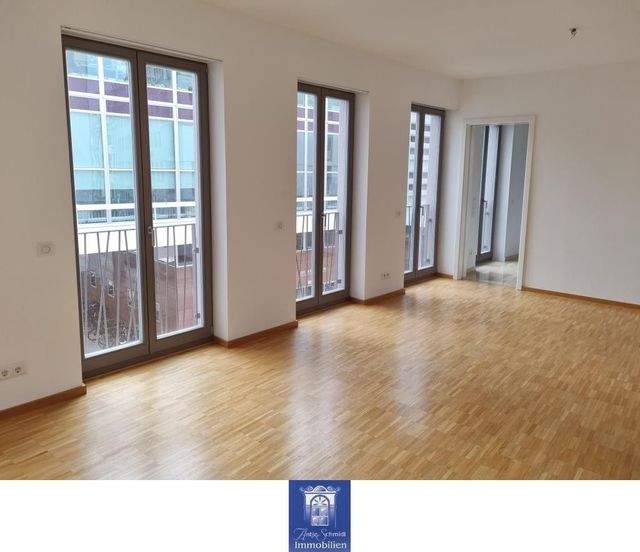 Ihre Traumwohnung mit hochwertiger Ausstattung und großer Loggia am Neumarkt! EBK! - Foto 1