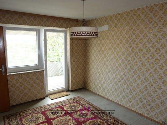 Zimmer 1. OG mit Balkonausgang