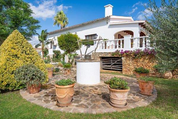 Charmantes, typisch menorquinisches Anwesen