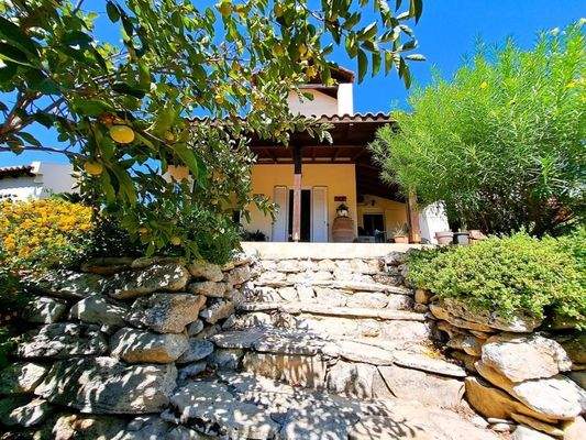 Kreta, Gavalochori: Charmante Landvilla mit drei Schlafzimmern und Pool zum Verkauf