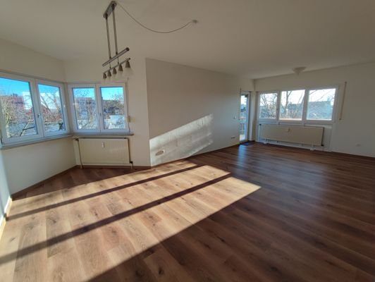 Wohnzimmer mit Essbereich