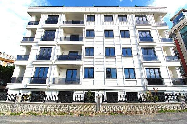 Spacious 3-Bedroom Apartment with Balcony in Istanbul