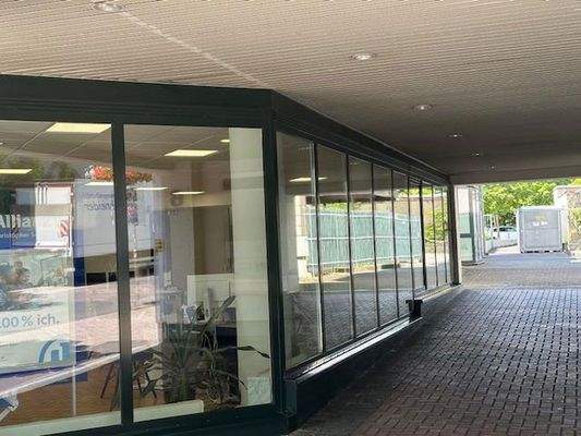 Passage zum Parkplatz