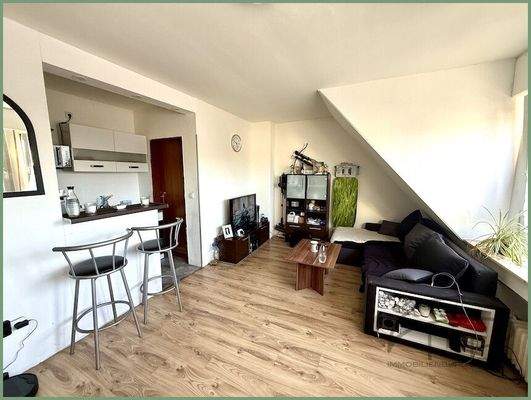 Wohn- Schlafzimmer DG vorne rechts