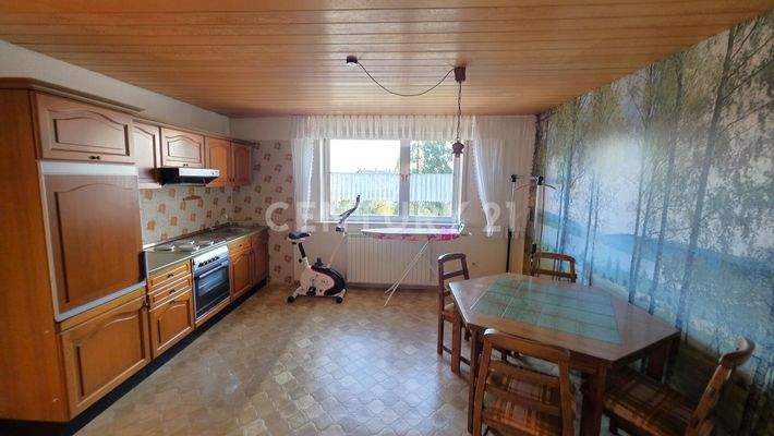 Küche mit Küchenzeile