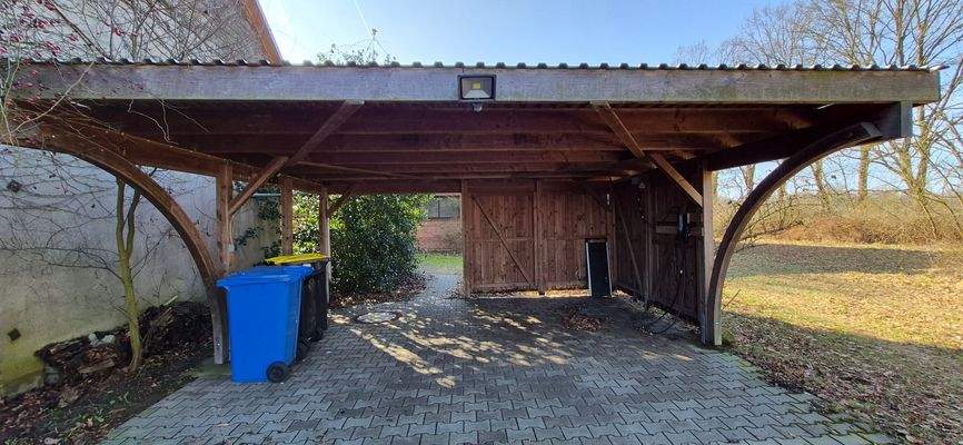 Carport mit Wallbox 