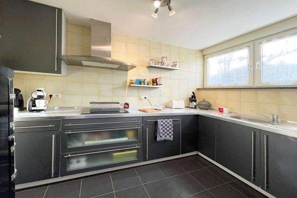 Moderne Küche Betreiberwohnung