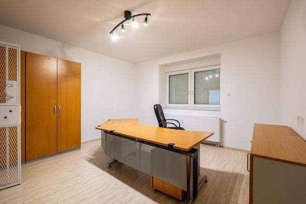 Wohnung mit Büro