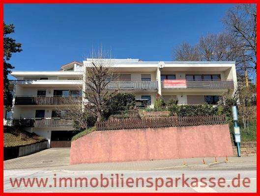 gepflegte Anlage mit Bushalt