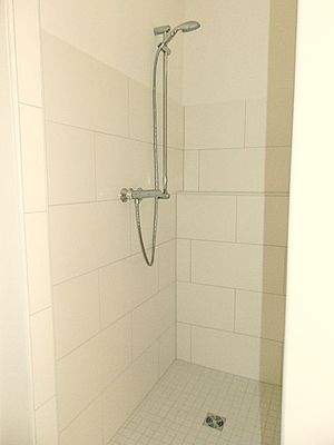 Dusche OG.JPG