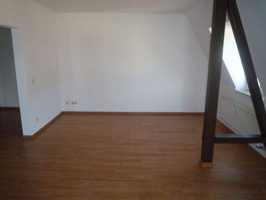 04 Wohn-Schlafzimmer