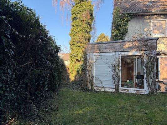 Pavillon neben Terrasse.JPG