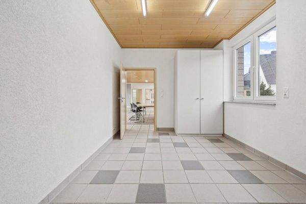 Büro (Gewerbe-Anbau)