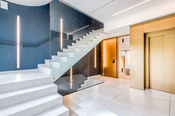 Hausentrée mit Blick zur Wohneinheit 