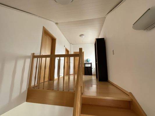 Flur im DG mit Küchenanschluss