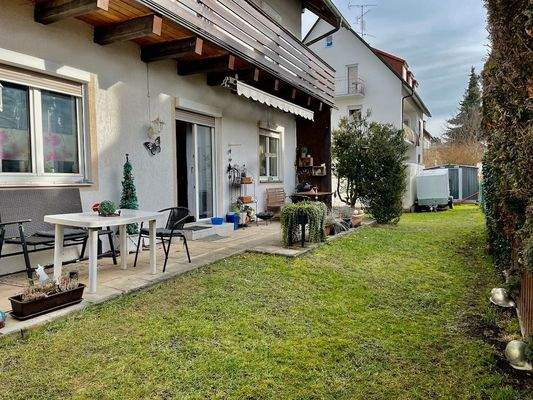 Südterrasse und Garten 