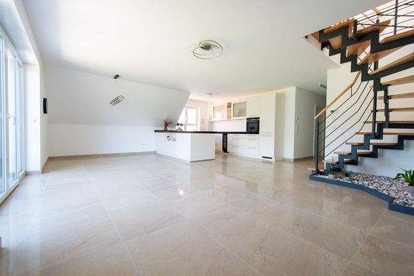 Wohnen, Küche/Esszimmer mit Zugang zum Balkon