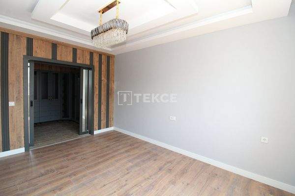 Spacious Properties with Balconies in a Complex in Yalova