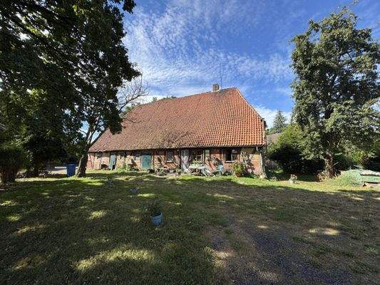 Seitenansicht zum Haupthaus