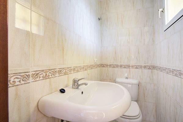 CASA CALLE SANTA CRUZ 94  0022-min.jpg