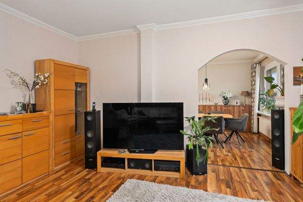 Wohnzimmer mit angrenzendem Esszimmer 41,00 m²