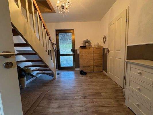 Eigentümerwhg. rechts: Flur