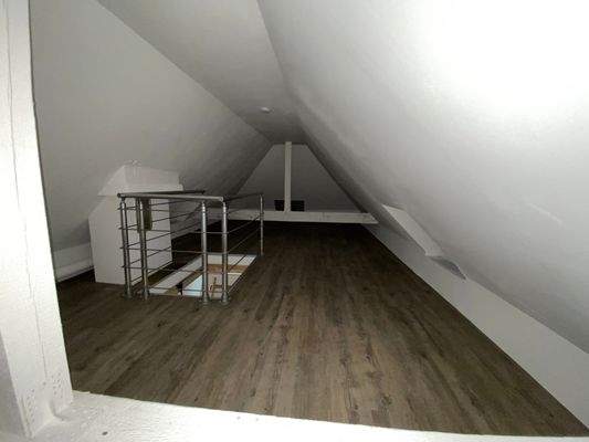 Dachboden: Ausgebaut und gedämmt. Reine Bodenfläch