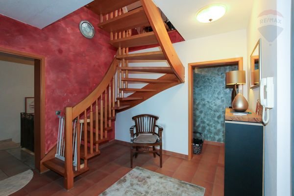 DG Diele Treppe