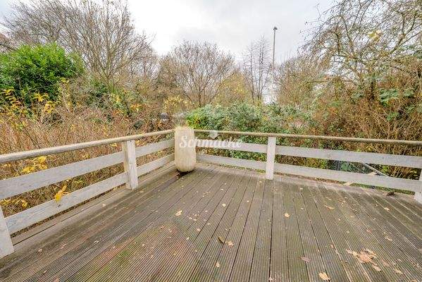 (1)zusätzliche Terrasse