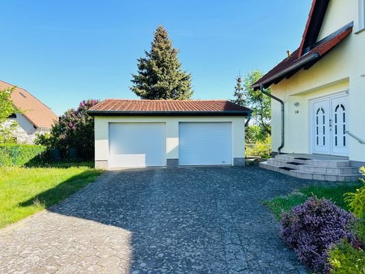 Doppelgarage + elektrische Tore