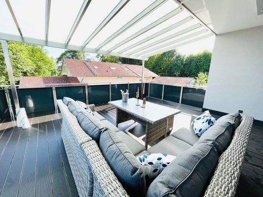 großzügige Dachterrasse