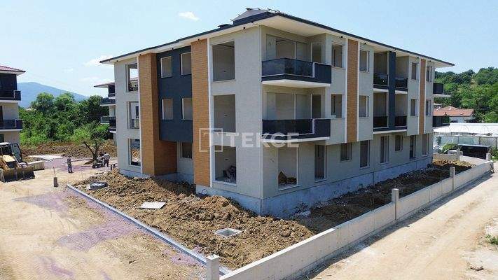 Apartments in a Complex Close to Daily Amenities in Yalova