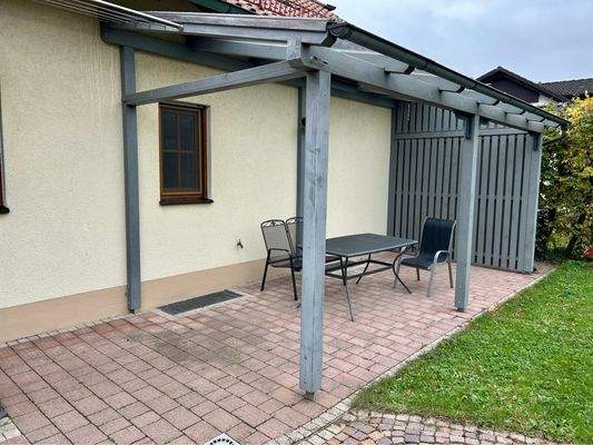 überdachte Nordterrasse