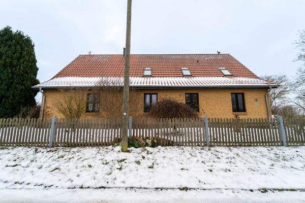 Hausansicht Straßenseite