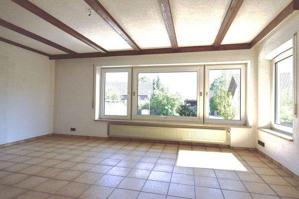 1.OG Zimmer gr. Fensterfläche 