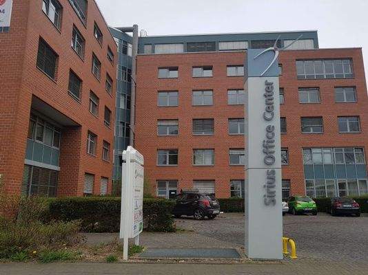 gegenüber Office-Gebäude