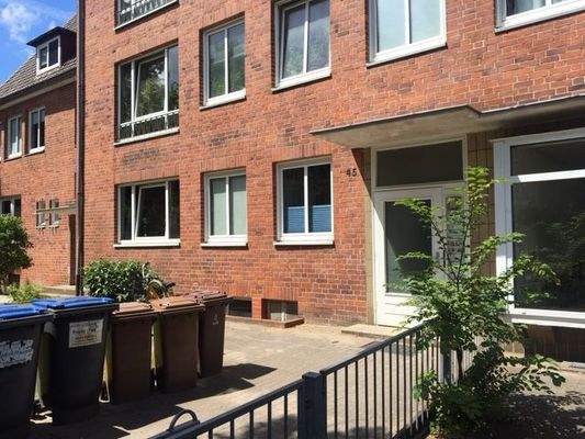 Strasenansicht / Hauseingangsbereich