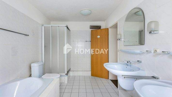 1. OG Badezimmer 2 1