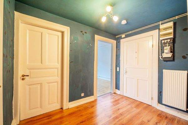 Flur mit Eingangstür