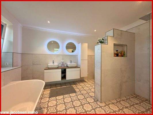 Obergeschoss -Vollbad