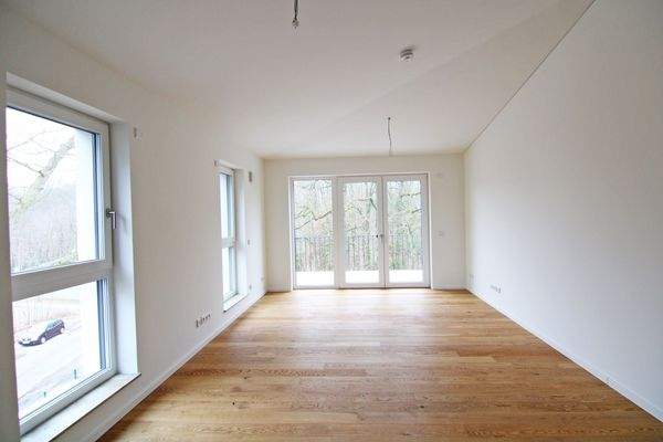 Geräumiges Wohnzimmer