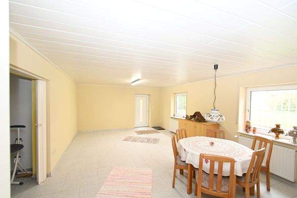 UG ELW, Wohn- und Esszimmer