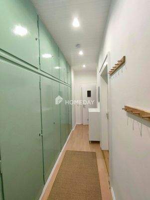 Flur 2 andere Perspektive