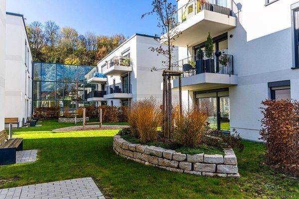 gepflegte Außenanlagen