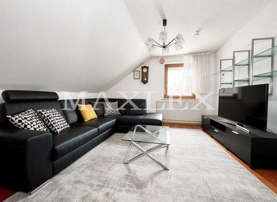 Wohnen Dachgeschoss (KI generiert)