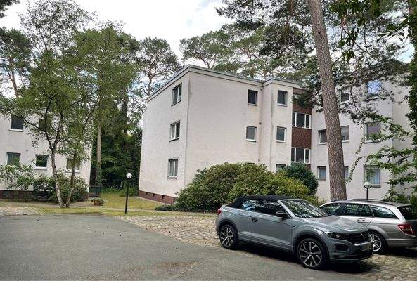 Innenhof der Wohnanlage mit Grünflächen